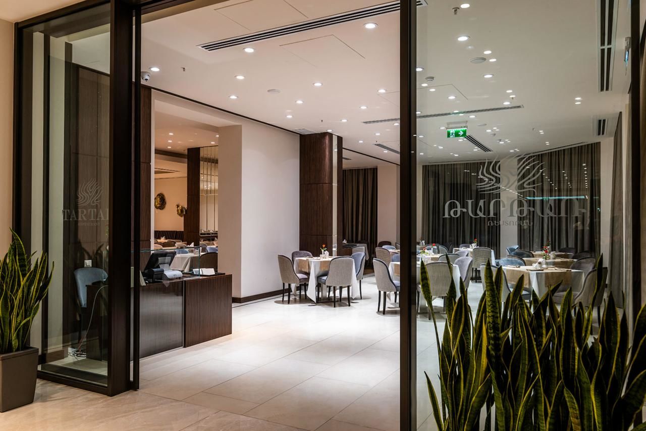 Отель Ramada Hotel & Suites by Wyndham Yerevan Ереван-18
