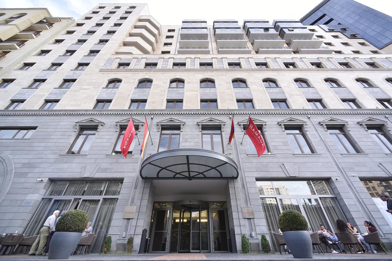 Отель Ramada Hotel & Suites by Wyndham Yerevan Ереван-9
