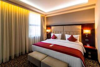 Отель Ramada Hotel & Suites by Wyndham Yerevan Ереван Президентский люкс с 2 спальнями-4