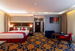 Отель Ramada Hotel & Suites by Wyndham Yerevan Ереван Полулюкс с кроватью размера "king-size"-2