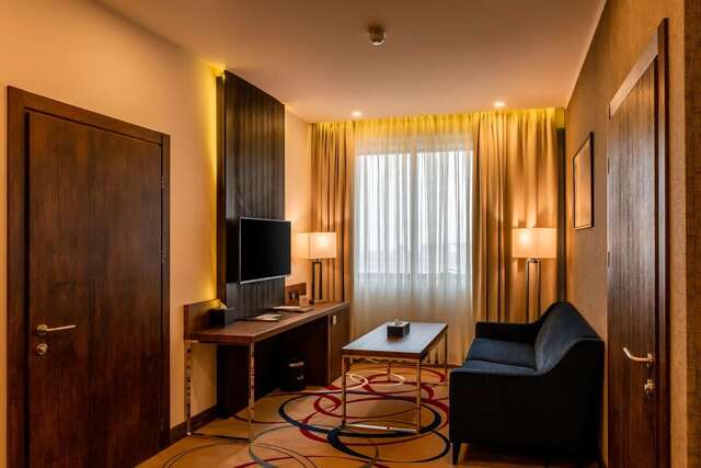 Отель Ramada Hotel & Suites by Wyndham Yerevan Ереван-14